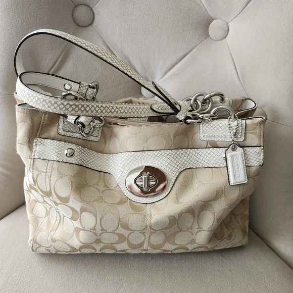 COACH Bag - Picture 1 of 7